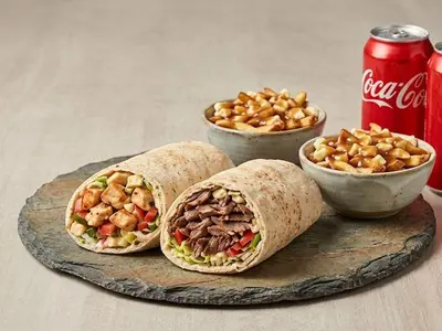 Trio #10 — 2 pitas Shish Taouk, Shawarma ou Gyros + 2 mini poutines + 2 breuvages