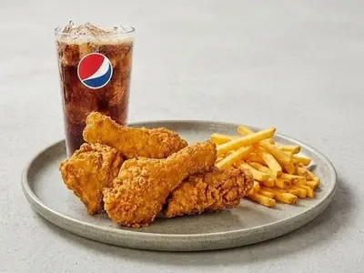 4 MCX + frites + sauce + salade de chou + Pepsi