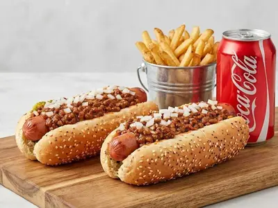 Trio #8 — 2 hot-dogs Michigan + frites + breuvage