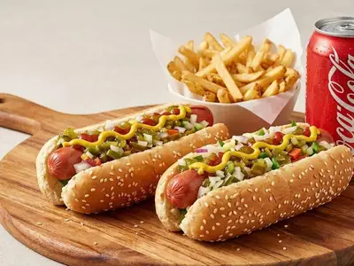 Trio #7 — 2 hot-dogs Vapeur + frite + breuvage